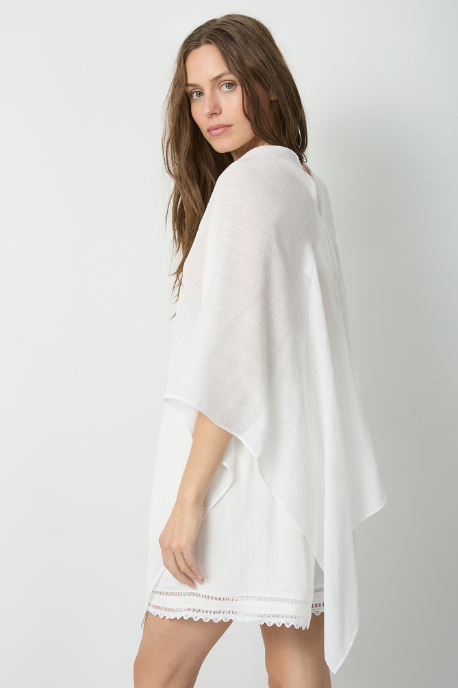 Convertible top with a slit