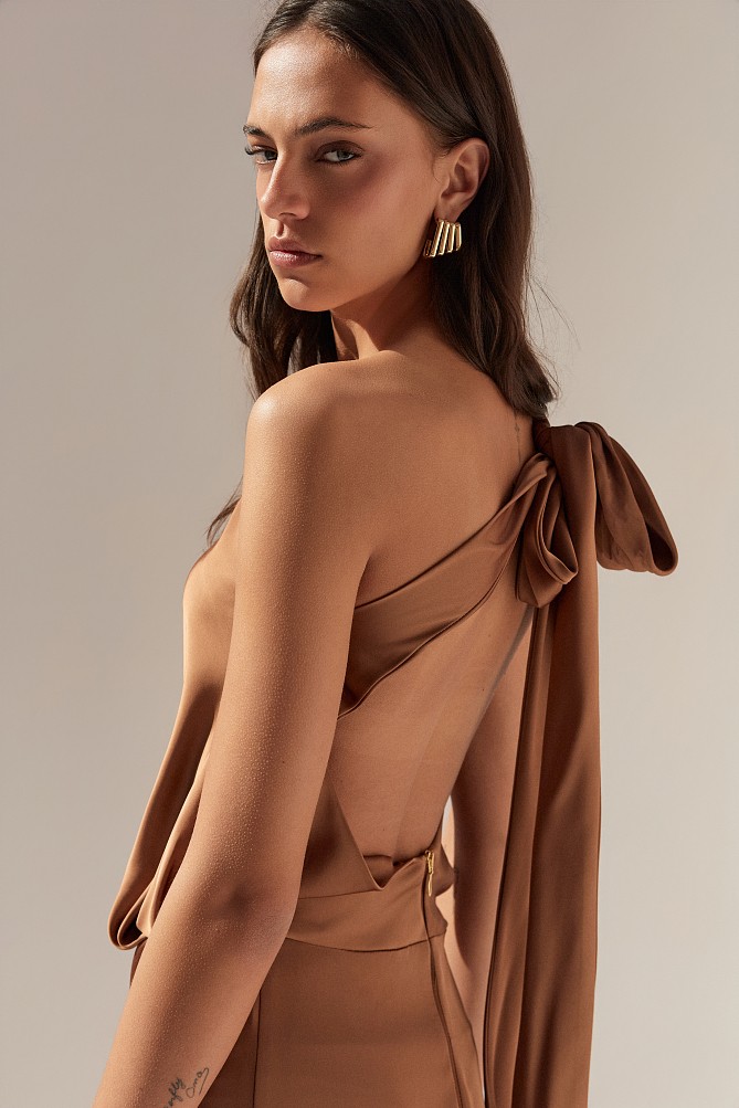 Midi satin asymmetric dress with one shoulder - Gold label
