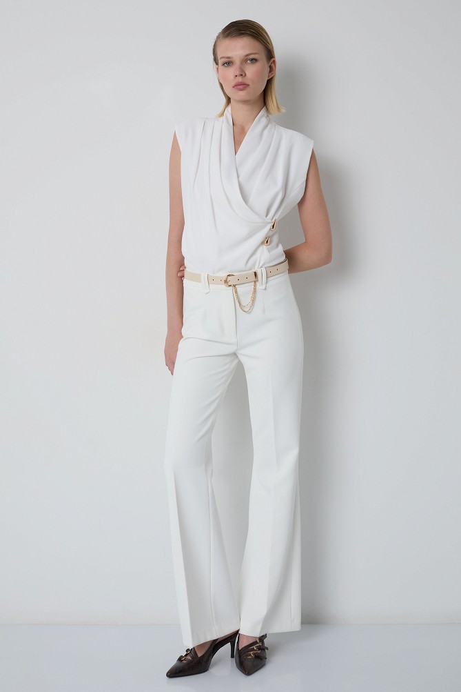 Sleeveless top with a decorative detail