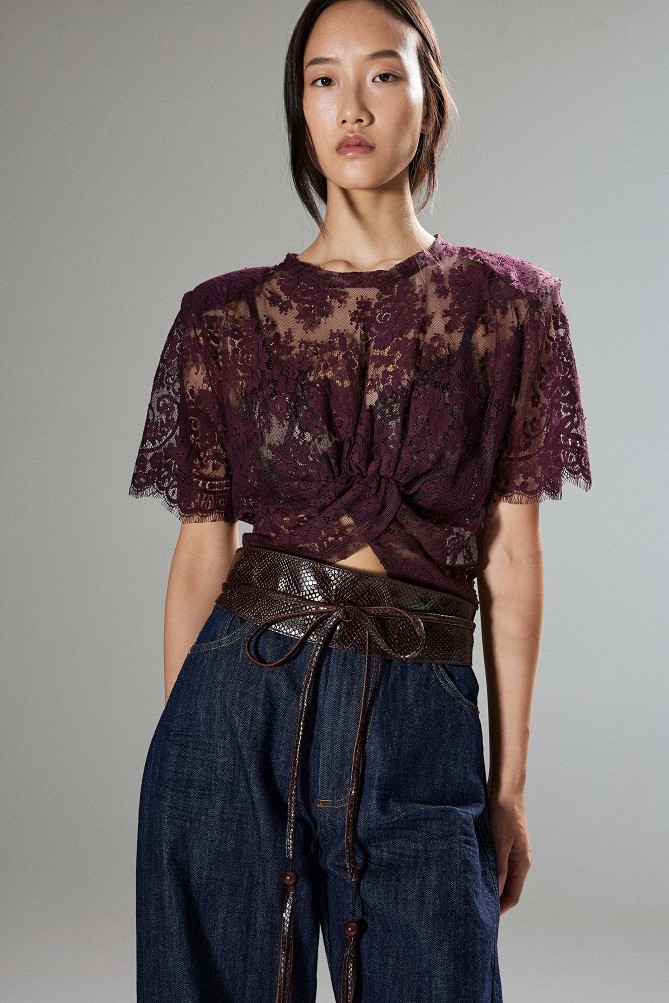 Short-sleeve lace blouse
