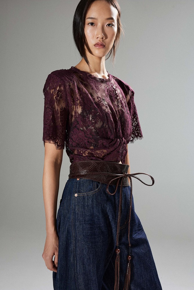 Short-sleeve lace blouse