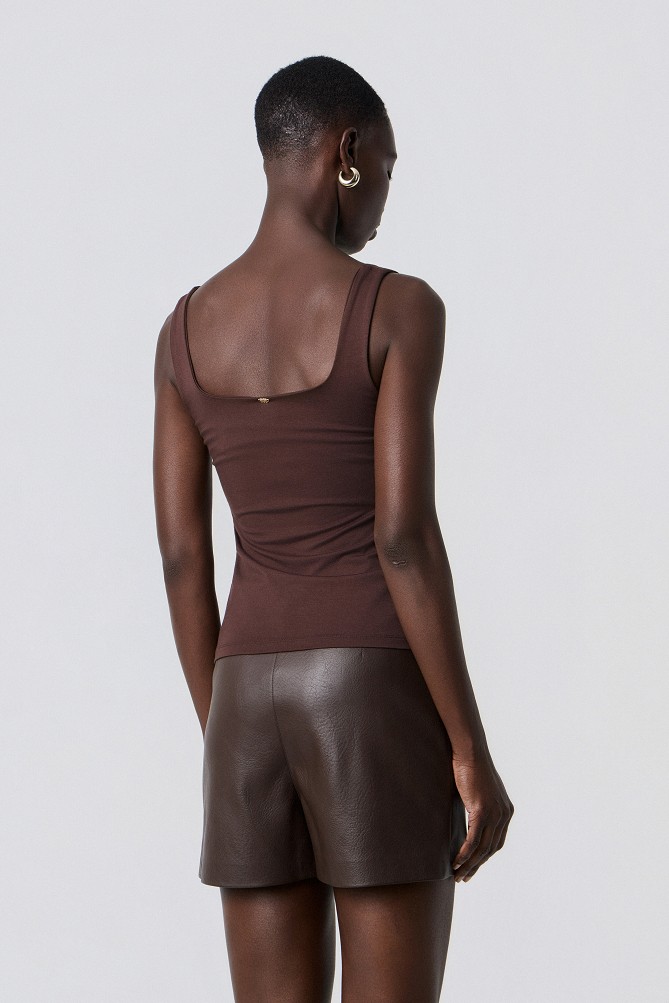 Sleeveless basic bloouse