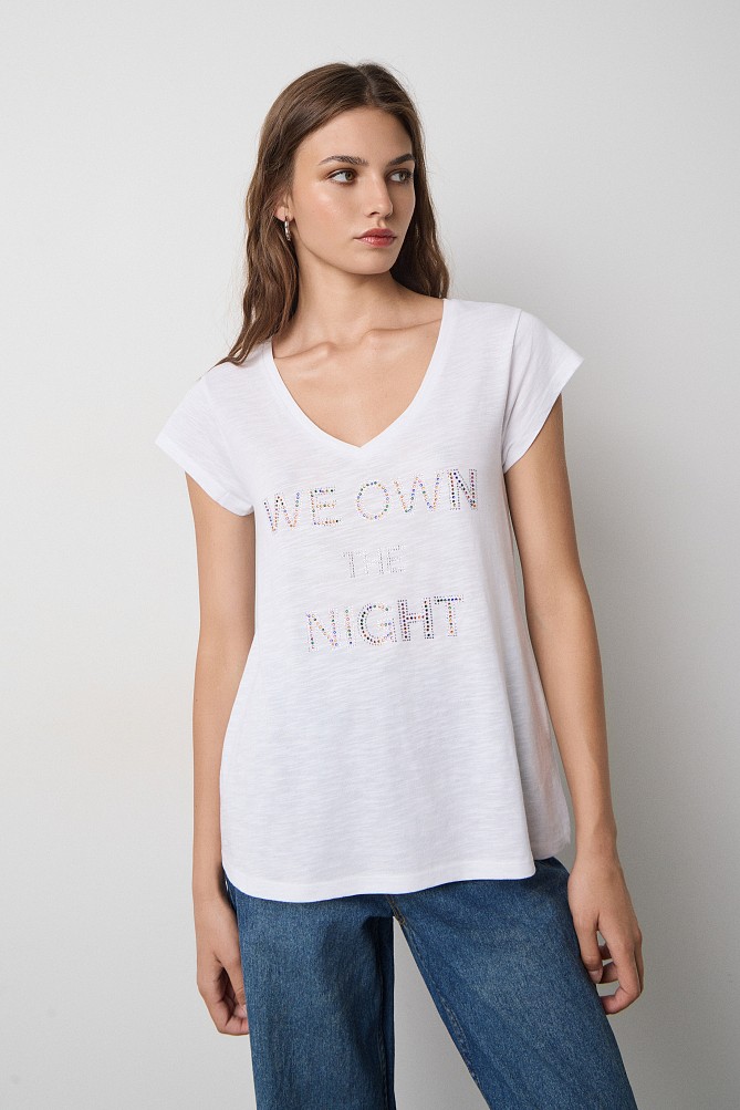 V-neck T-shirt with a printed design
