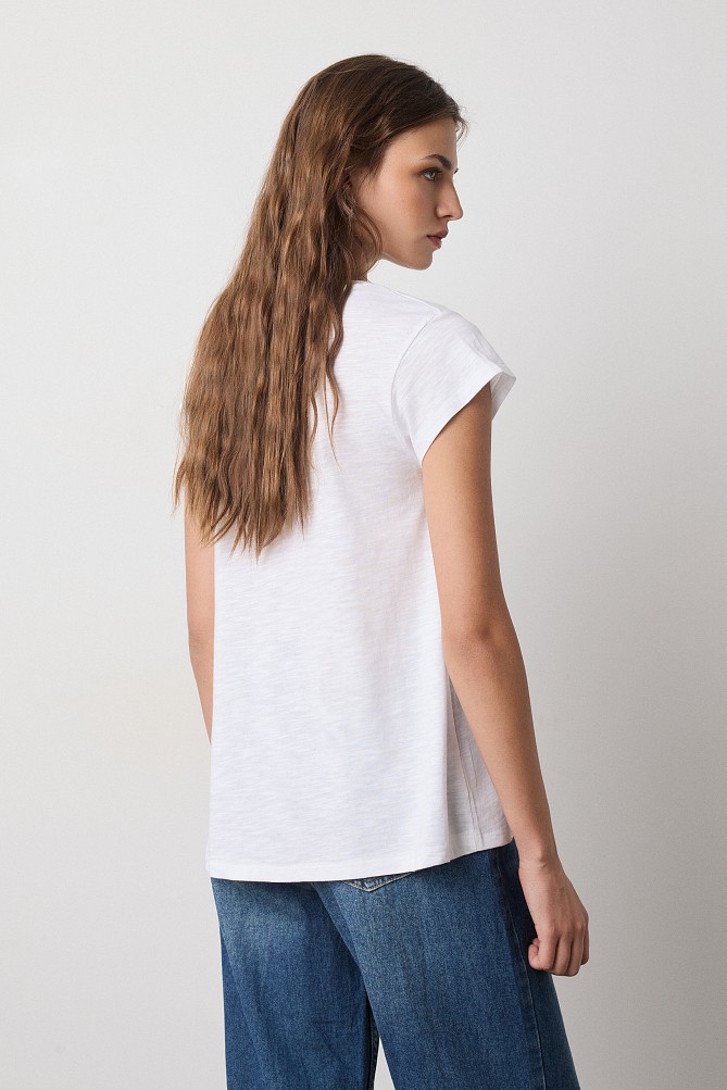 V-neck T-shirt with a printed design