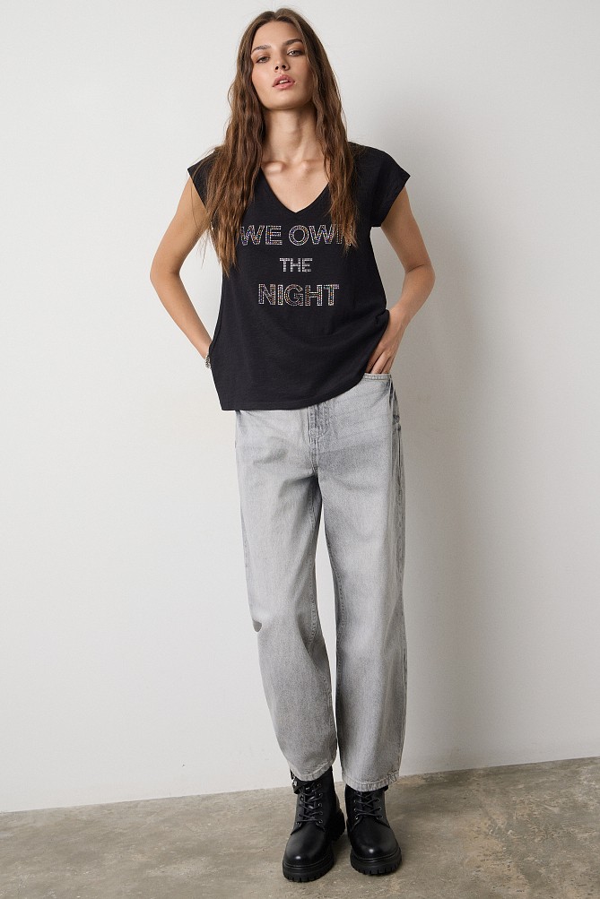 V-neck T-shirt with a printed design