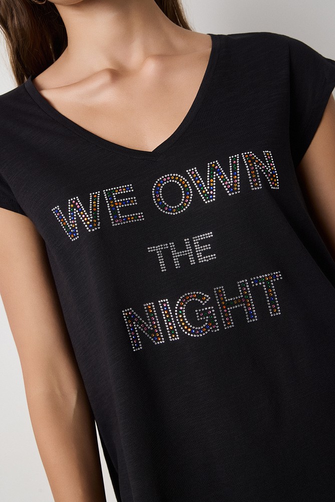 V-neck T-shirt with a printed design
