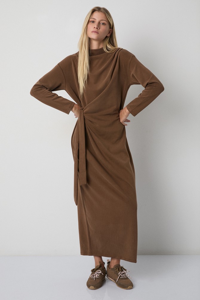 Ruched maxi dress with a tie detail