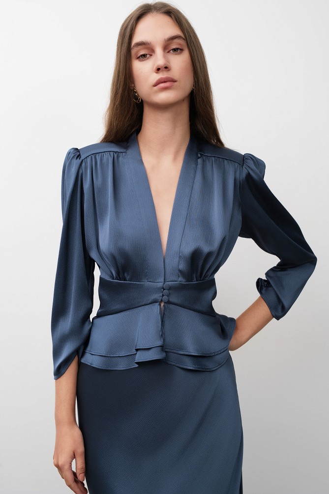 Satin blouse with ruffle detail and crinkle texture - Gold label