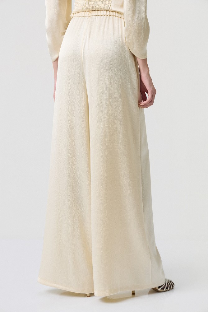 Satin trousers with a crinkle effect - Gold label