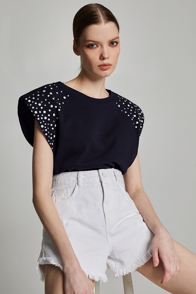 Blouse with pearls and rhinestones