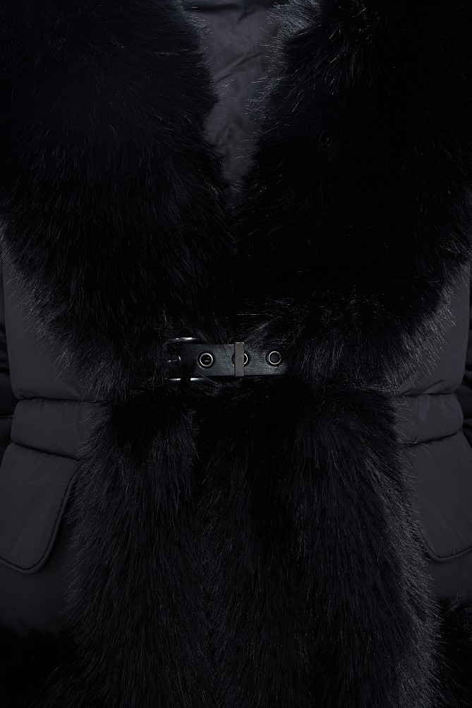 Puffer jacket with faux fur