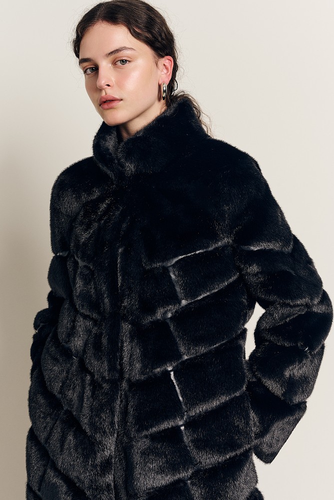 Longline faux fur with collar