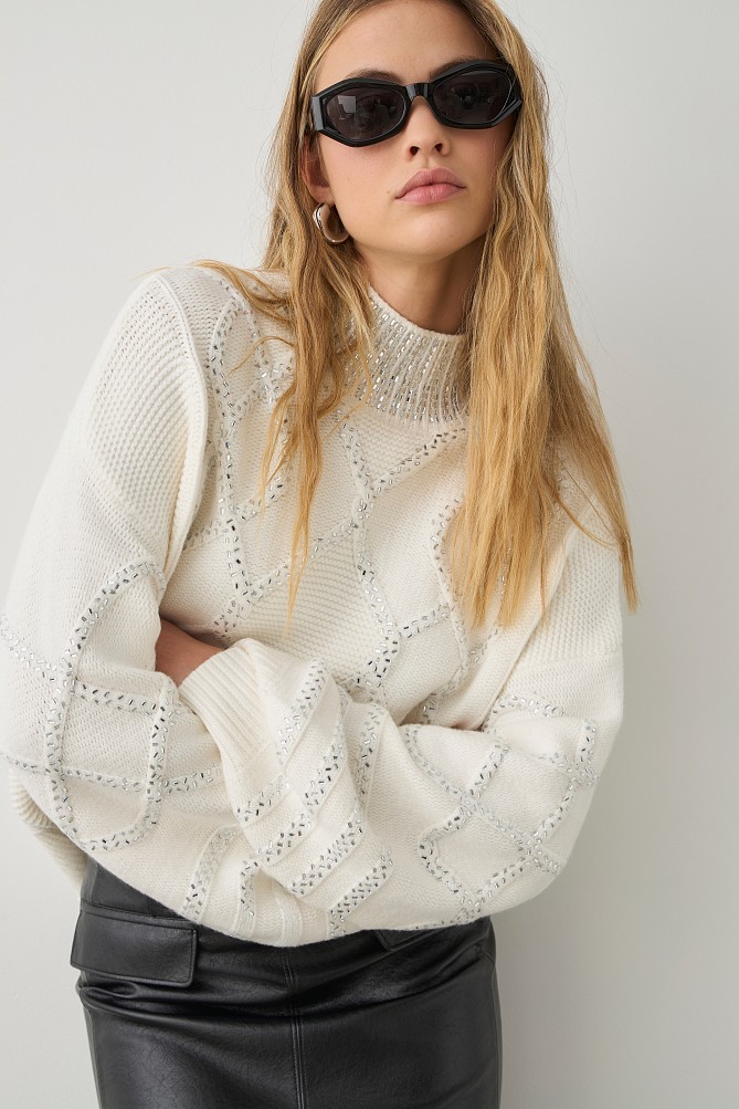 Chunky sweater with turtleneck and rhinestones