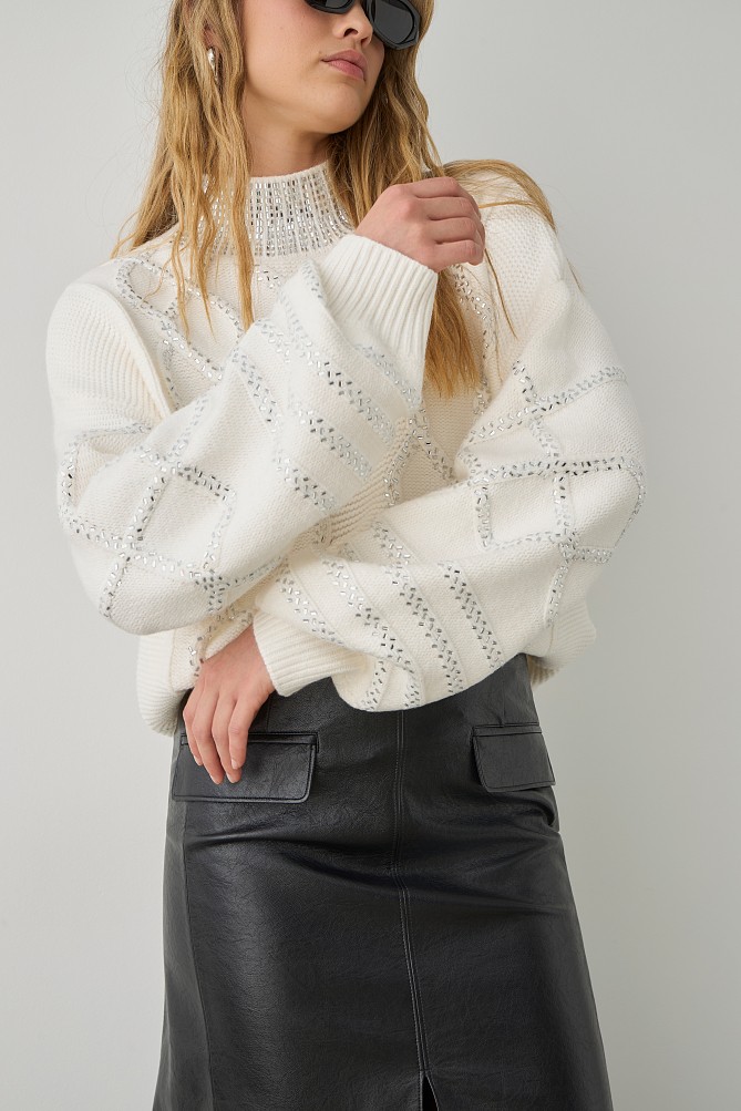 Chunky sweater with turtleneck and rhinestones