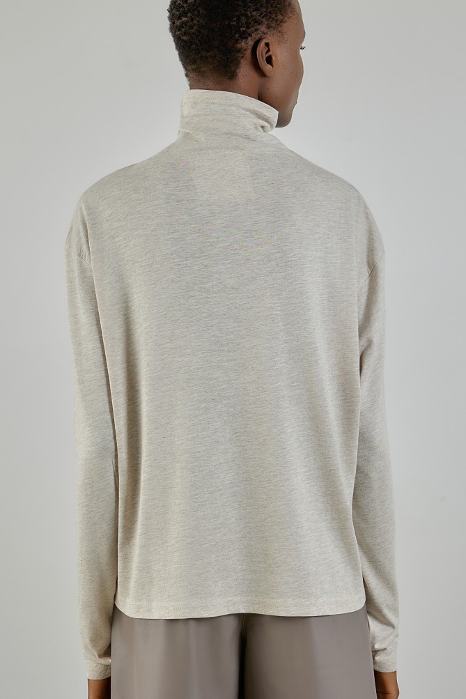 Long sleeves turtleneck blouse