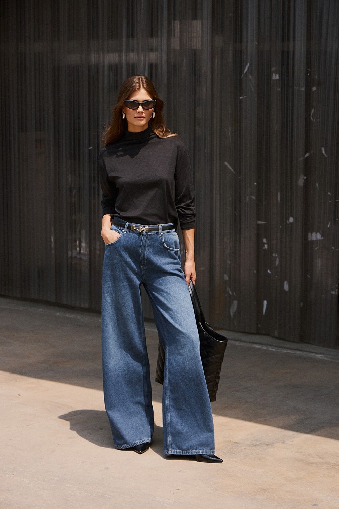 Long sleeves turtleneck blouse