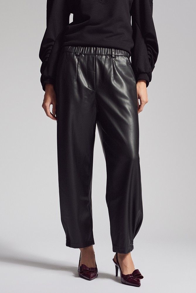 Leather look pants with elastic band