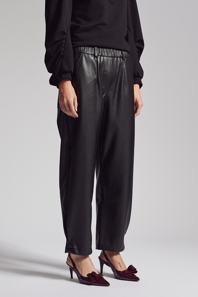 Leather look pants with elastic band