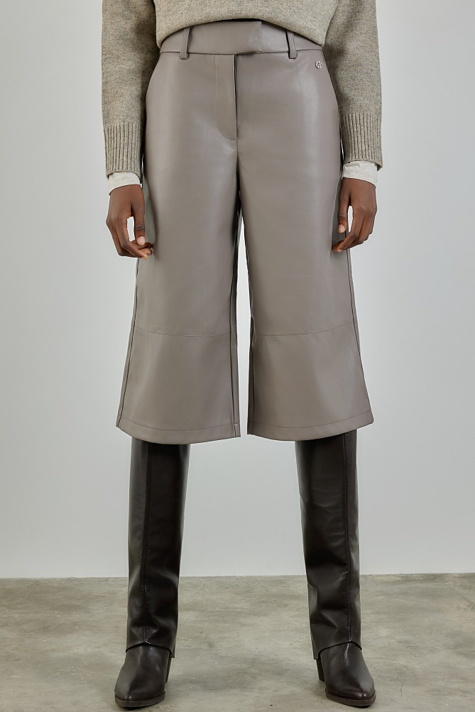 Δερματίνη βερμούδα