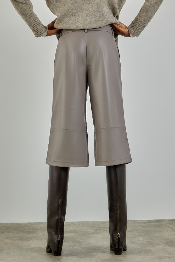 Δερματίνη βερμούδα