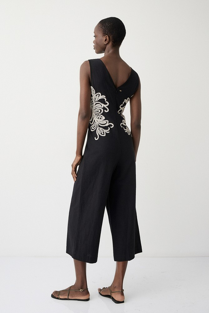 Jumpsuit with embroidered details,