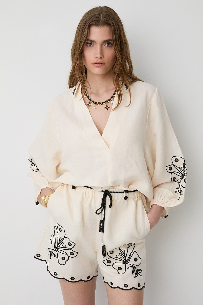 Blouse with embroidered details