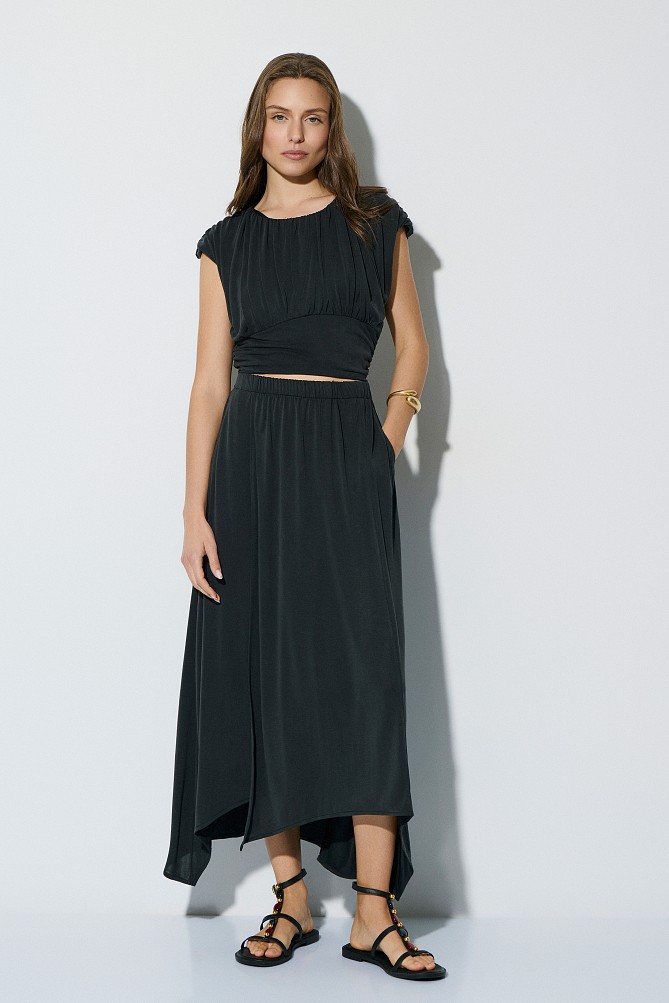 Sleeveless gathered crop top