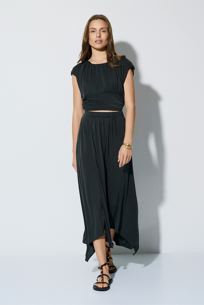 Sleeveless gathered crop top