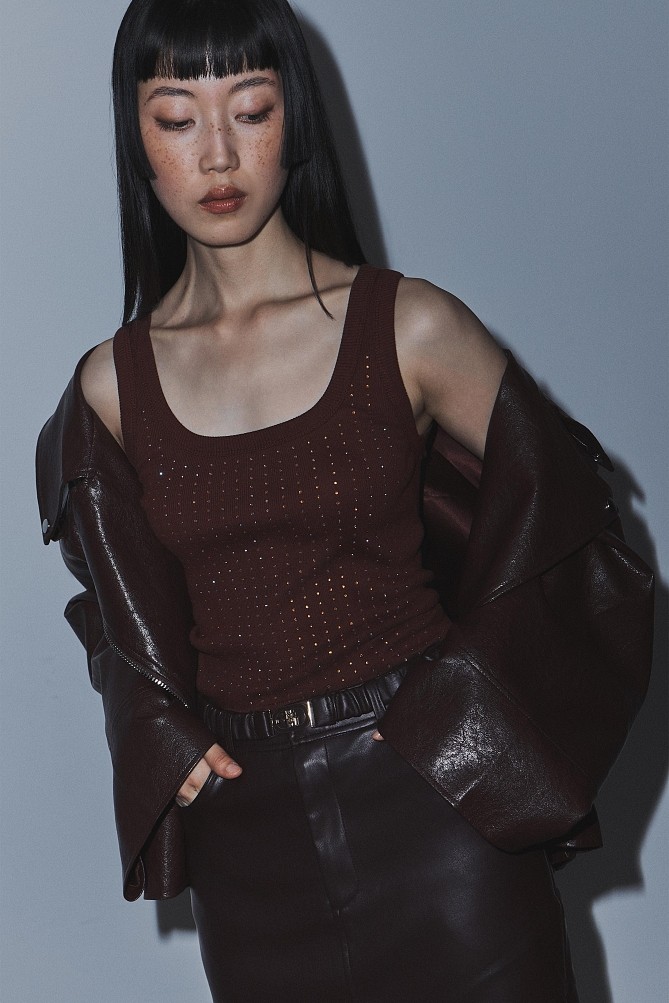 Basic rib top with rhinestones