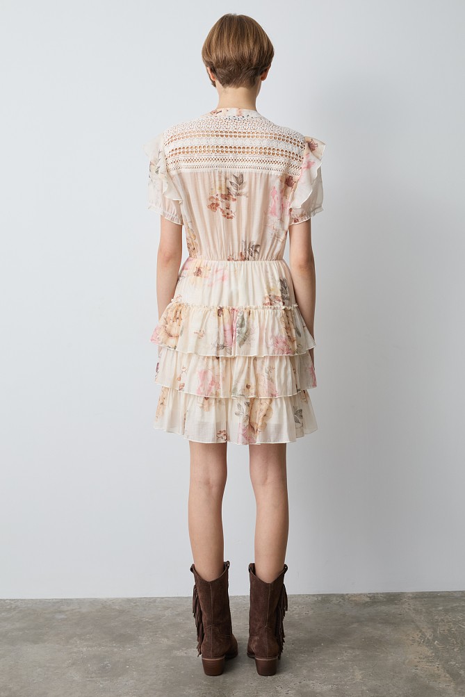 Rochie scurtă cu print floral și volane