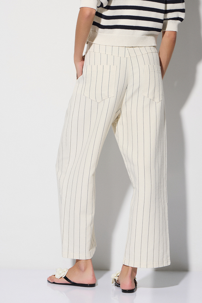 High-waisted striped cropped trousers