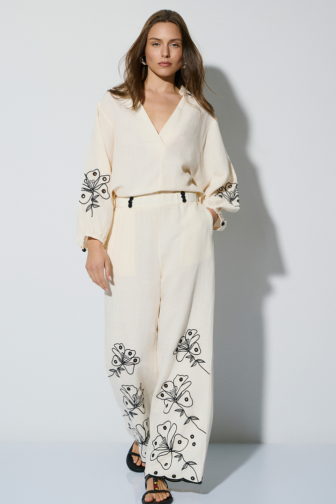 Pantaloni wide leg cu broderie