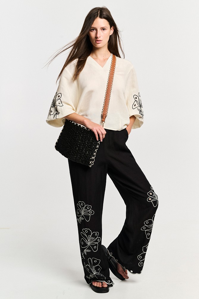 Wide-leg pants with embroidered details