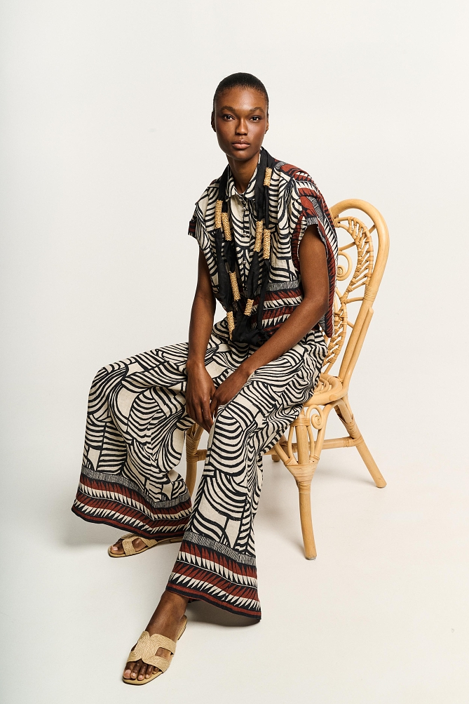 Pantaloni wide leg din in cu print