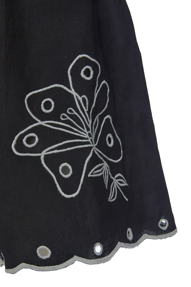 Pantaloni scurți cu talie înaltă și broderie
