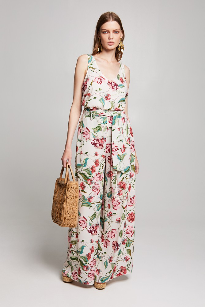 Highwaisted floral trousers