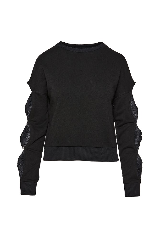 Blouse with bows on the sleeves