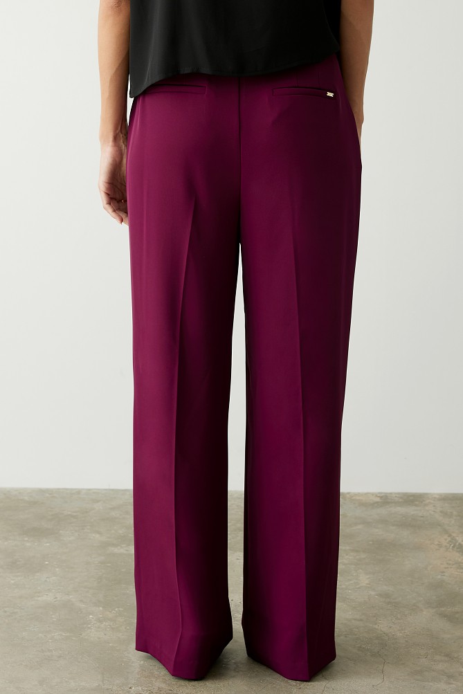 Παντελόνι με πιέτα