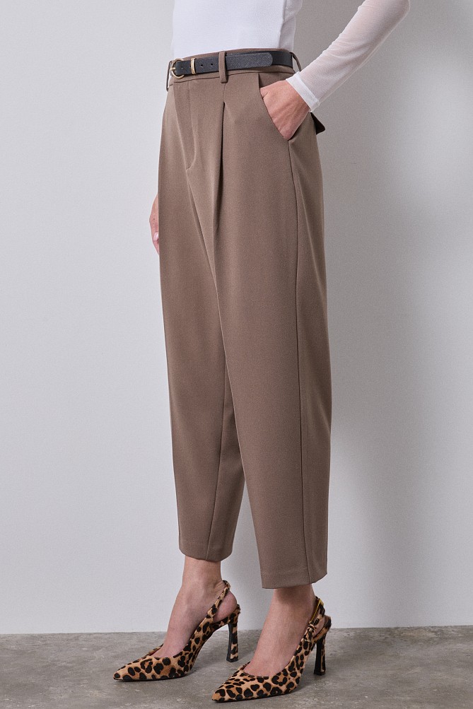 Barrel trousers with belt