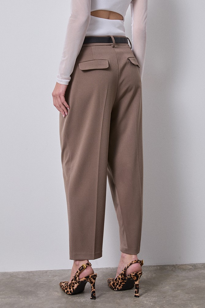 Barrel trousers with belt