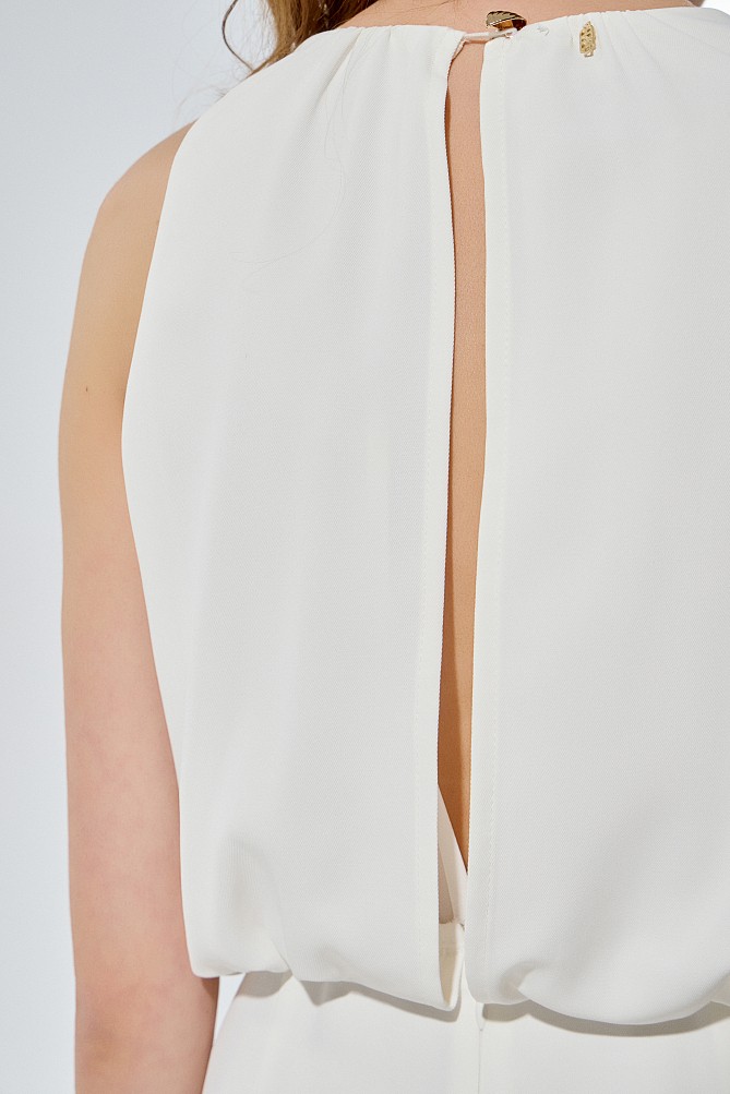 Midi dress with a side slit