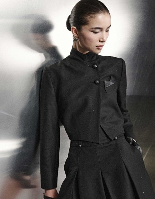 TAILORED ATTITUDE