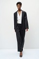 Pantaloni wide-leg cu dungi și pliuri