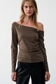 One-shoulder top with chain