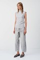 Sleeveless blouse with rhinestone