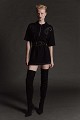 Rochie scurtă din tricot cu pietricele