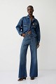 Denim τζάκετ με διακοσμητικές καρφίτσες