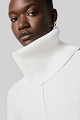 Sweater with a detachable collar