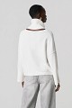 Sweater with a detachable collar