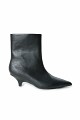 Low-heel ankle boots